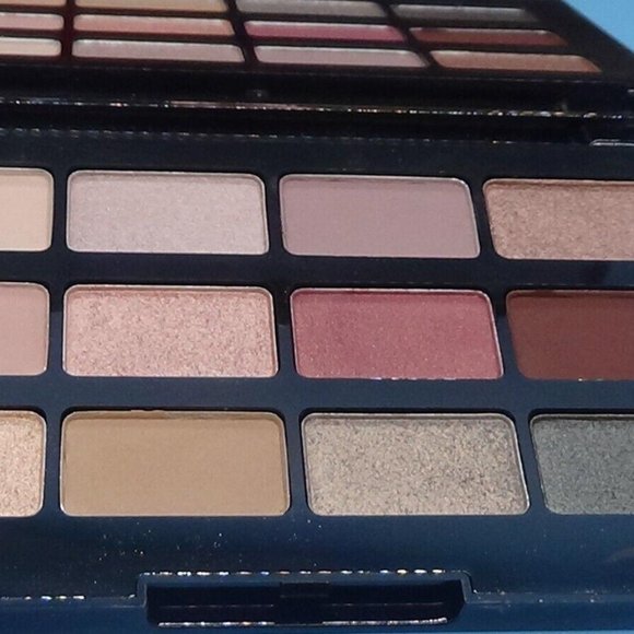 Laura Geller The Casual Collection, Multi Finish Eyeshadow Palette 12-Shades $45 - Picture 1 of 3